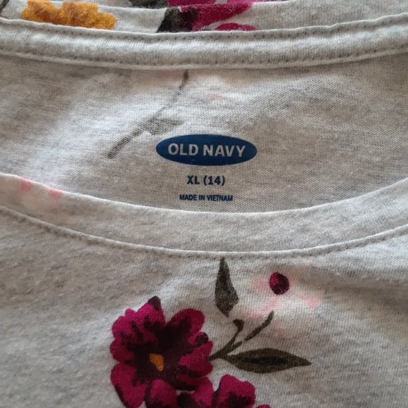 ❤️ Old Navy Silver Floral Print High Low Top 2/$15 - Picture 11 of 12